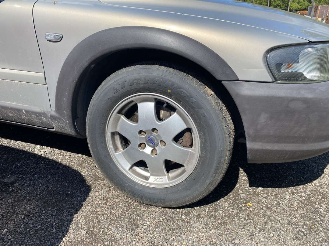 2001 Volvo XC70 EU-GODKJENT (rep.-objekt) - Легковой автомобиль: фото 4 2001 Volvo XC70 EU-GODKJENT (rep.-objekt) - Легковой автомобиль: фото 4