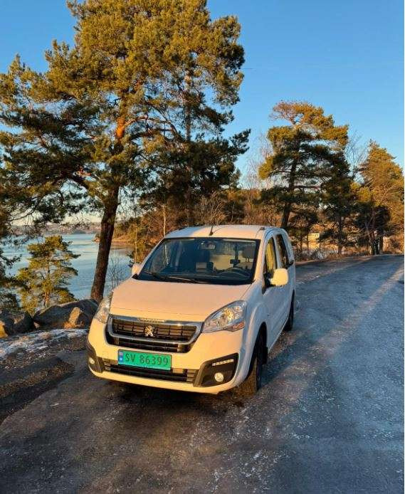 2017 Peugeot Partner Lang utgave EU-godkjent - Легковой автомобиль: фото 1 2017 Peugeot Partner Lang utgave EU-godkjent - Легковой автомобиль: фото 1