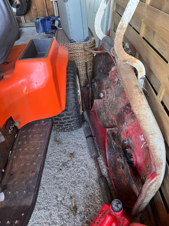 Ariens GT 17 Sitteklipper med kraftuttak (rep.-objekt) - Газонокосилка: фото 5 Ariens GT 17 Sitteklipper med kraftuttak (rep.-objekt) - Газонокосилка: фото 5