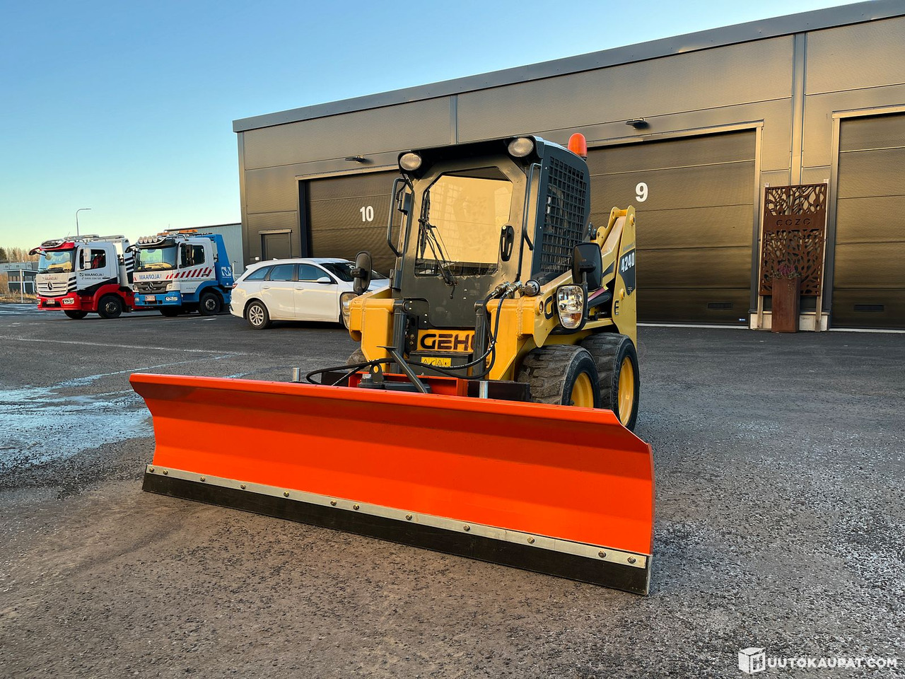 Gehl 4240, year 2012, only 954 h + 3 attachments, Tampere - Мини-погрузчик с бортовым поворотом: фото 2 Gehl 4240, year 2012, only 954 h + 3 attachments, Tampere - Мини-погрузчик с бортовым поворотом: фото 2