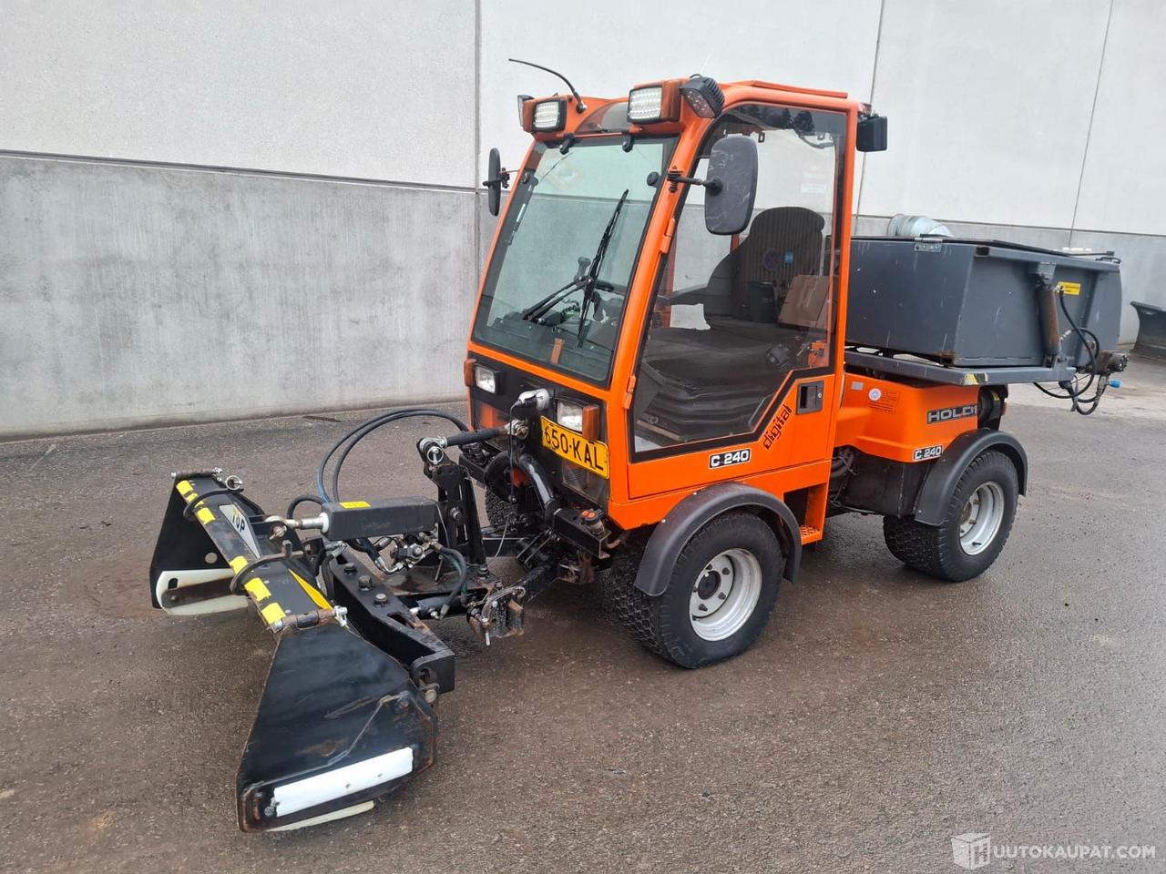 Holder C 240, 1999, Kiinteistötraktori, Sis alv 25,5%, Nurmijärvi - Снегоуборочная машина: фото 5 Holder C 240, 1999, Kiinteistötraktori, Sis alv 25,5%, Nurmijärvi - Снегоуборочная машина: фото 5