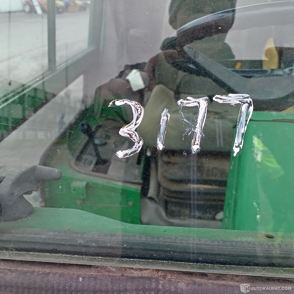 John Deere 3235 kelaleikkuri, 4 WD ja hytti, Hollola - Садовое оборудование: фото 5 John Deere 3235 kelaleikkuri, 4 WD ja hytti, Hollola - Садовое оборудование: фото 5