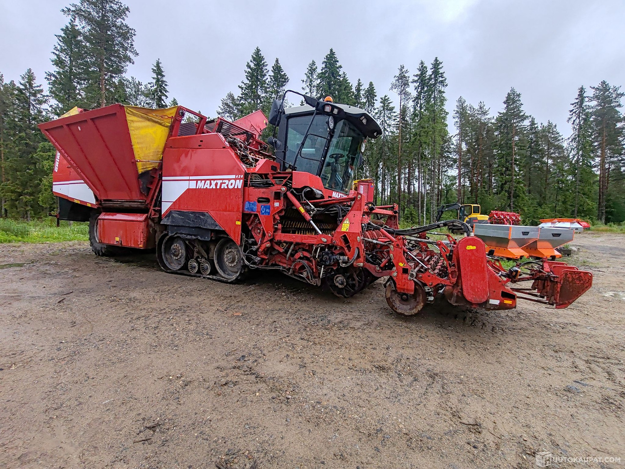 Grimme Maxtron 620 juurikkaannostokone, 2008, 6150H, Kristiinankaupunki - Сельскохозяйственная техника: фото 1 Grimme Maxtron 620 juurikkaannostokone, 2008, 6150H, Kristiinankaupunki - Сельскохозяйственная техника: фото 1