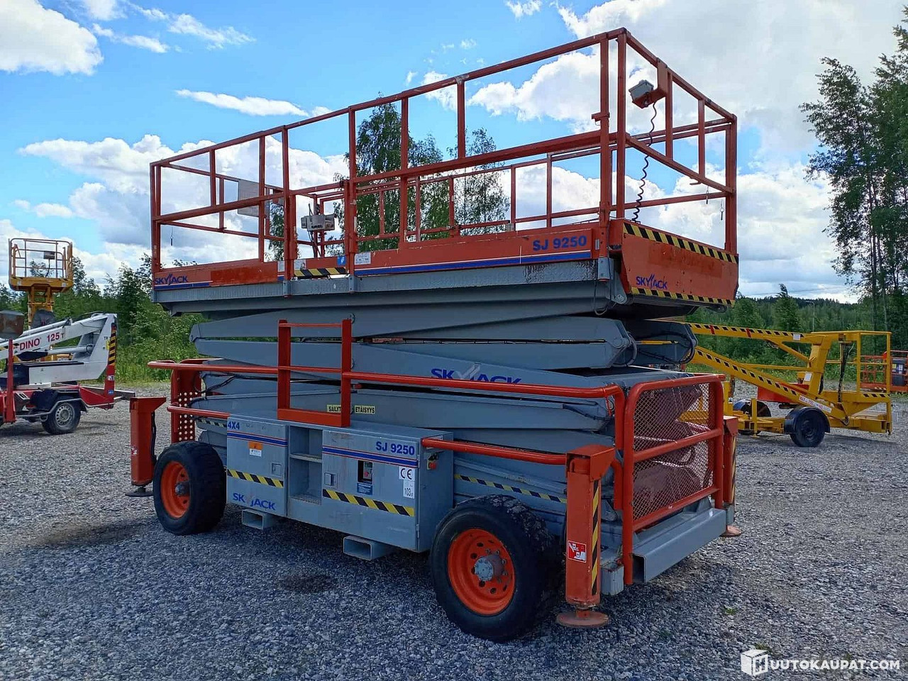 Skyjack SJ 9250 4x4 scissor lift, Inspected!, 2008, Hollola - Ножничный подъемник: фото 4 Skyjack SJ 9250 4x4 scissor lift, Inspected!, 2008, Hollola - Ножничный подъемник: фото 4