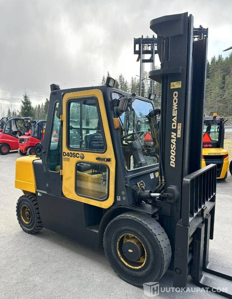 Daewoo D40SC-2, 2006, 11 000 h DieselTrukki, Lempäälä - Строительная техника: фото 4 Daewoo D40SC-2, 2006, 11 000 h DieselTrukki, Lempäälä - Строительная техника: фото 4