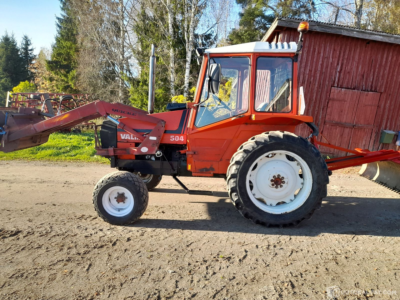 Traktori Valmet 504 1984 etukuormaajalla. Katso videot! MTK25, Forssa - Трактор: фото 5 Traktori Valmet 504 1984 etukuormaajalla. Katso videot! MTK25, Forssa - Трактор: фото 5