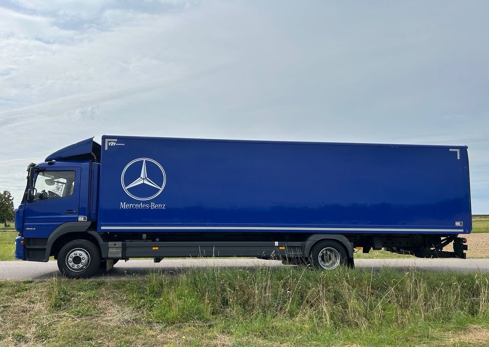 Mercedes-Benz Atego 1524 Z Niemiec 8.65m TOP 2018 Przód i tył na poduszkach 15t DMC / TOP STAN - Грузовик с закрытым кузовом: фото 4 Mercedes-Benz Atego 1524 Z Niemiec 8.65m TOP 2018 Przód i tył na poduszkach 15t DMC / TOP STAN - Грузовик с закрытым кузовом: фото 4