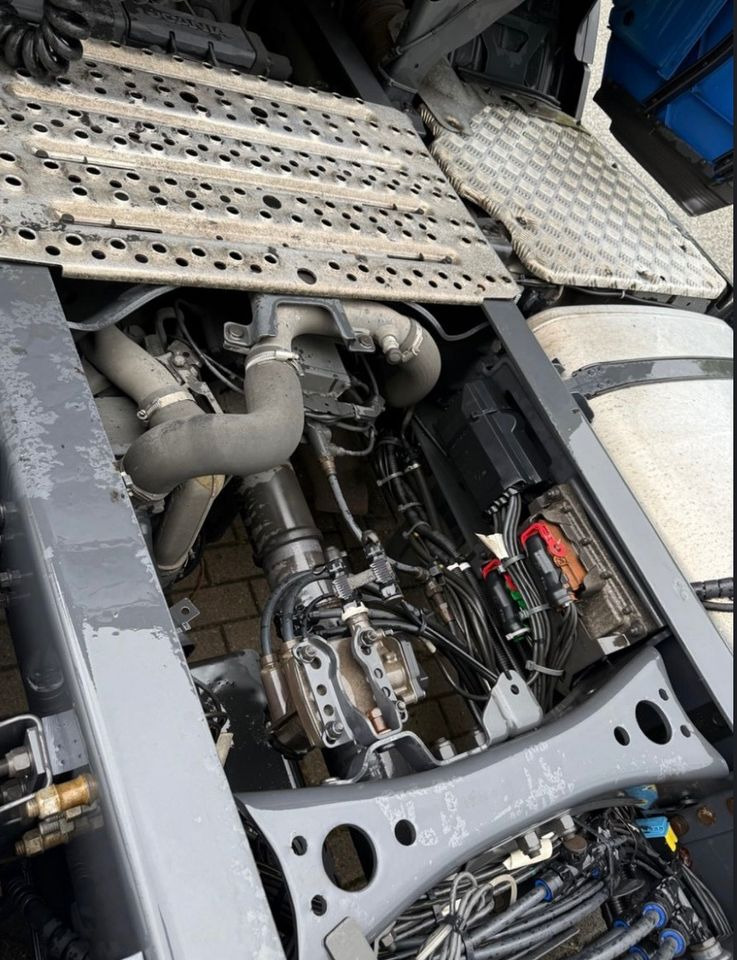 Scania R410 RETARDER FULL LED 2 ZBIORNIKI / KLIMA POSTOJOWA / VIRTUAL COCPIT z Niemiec - Тягач: фото 5 Scania R410 RETARDER FULL LED 2 ZBIORNIKI / KLIMA POSTOJOWA / VIRTUAL COCPIT z Niemiec - Тягач: фото 5