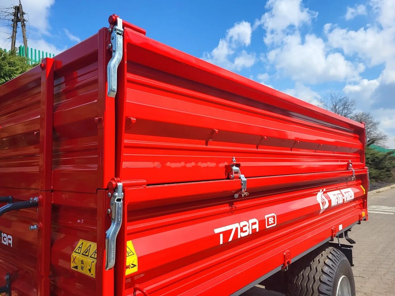 Metal-Fach T703A/1 3,8t - Сельскохозяйственный прицеп: фото 1 Metal-Fach T703A/1 3,8t - Сельскохозяйственный прицеп: фото 1
