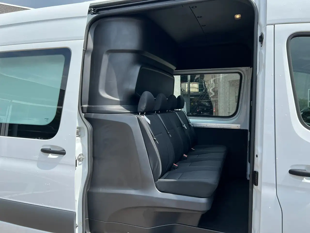 Mercedes-Benz Sprinter 315 L3H2 (37.500€ex) 3.5T SLEEP | DUB CAB 7PL - Грузопассажирский фургон: фото 4 Mercedes-Benz Sprinter 315 L3H2 (37.500€ex) 3.5T SLEEP | DUB CAB 7PL - Грузопассажирский фургон: фото 4