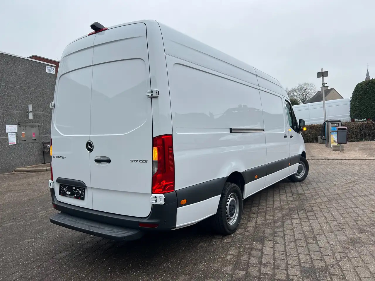 Mercedes-Benz Sprinter 317 L3H2 (37.250ex) 9G-TRONIC CAMERA PTS MBUX - Цельнометаллический фургон: фото 4 Mercedes-Benz Sprinter 317 L3H2 (37.250ex) 9G-TRONIC CAMERA PTS MBUX - Цельнометаллический фургон: фото 4