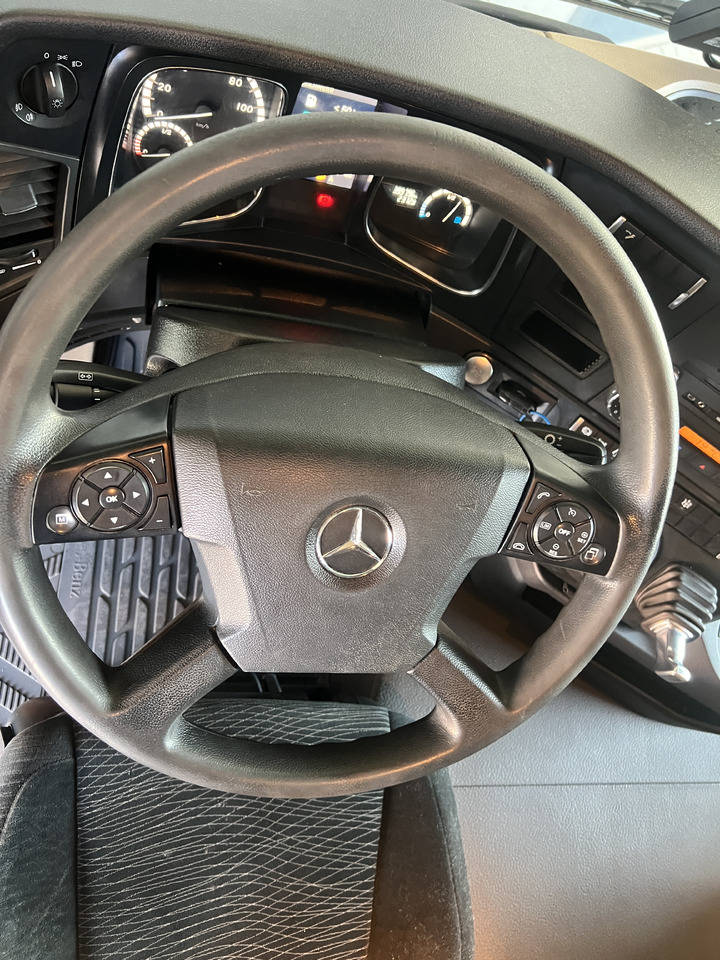 Тягач MERCEDES BENZ ACTROS 1845 4X2 L / CLASSIC SPACE / BLATT - LUFT / EURO 6 / NEBENANTRIEB: фото 11
