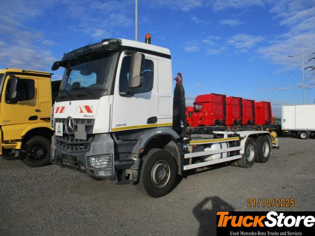 Mercedes-Benz Arocs 2645 L - Крюковой мультилифт: фото 1 Mercedes-Benz Arocs 2645 L - Крюковой мультилифт: фото 1