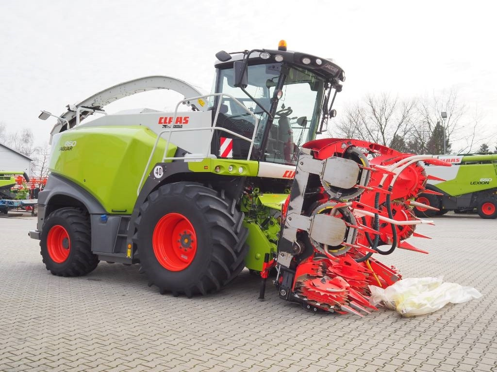 Claas Jaguar 860 4WD + Kemper 360 Plus - Кормоуборочный комбайн: фото 4 Claas Jaguar 860 4WD + Kemper 360 Plus - Кормоуборочный комбайн: фото 4