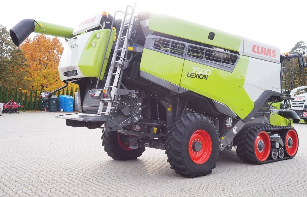 Claas Lexion 7500TT GPS + V930 - Зерноуборочный комбайн: фото 3 Claas Lexion 7500TT GPS + V930 - Зерноуборочный комбайн: фото 3