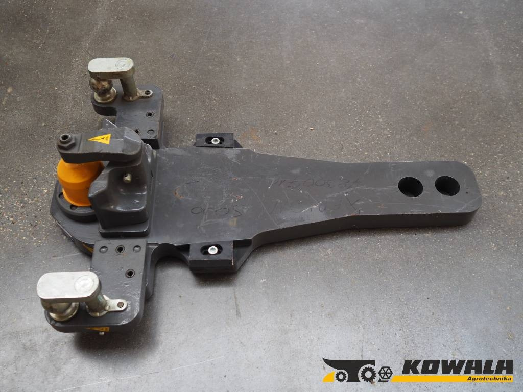 Claas Xerion - bumper hitch K80 - Другая техника: фото 1 Claas Xerion - bumper hitch K80 - Другая техника: фото 1