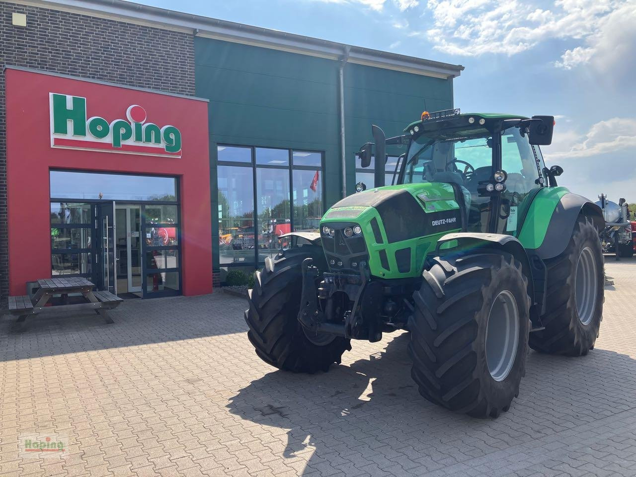 Deutz-Fahr 7250 Agrotron TTV - Трактор: фото 1 Deutz-Fahr 7250 Agrotron TTV - Трактор: фото 1
