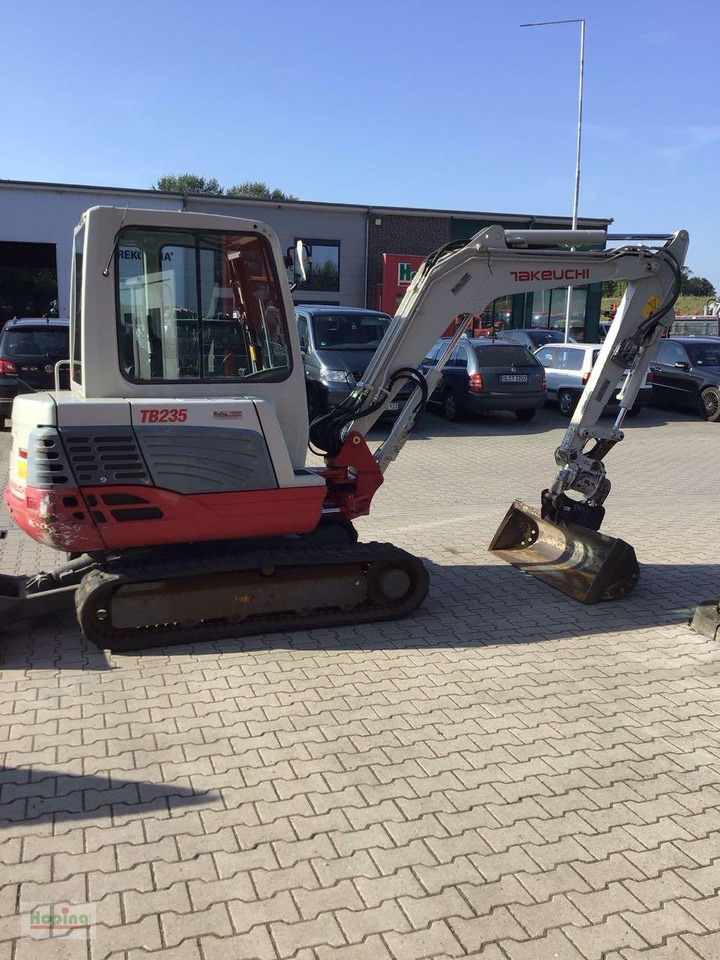 Takeuchi TB 235 - Мини-экскаватор: фото 4 Takeuchi TB 235 - Мини-экскаватор: фото 4