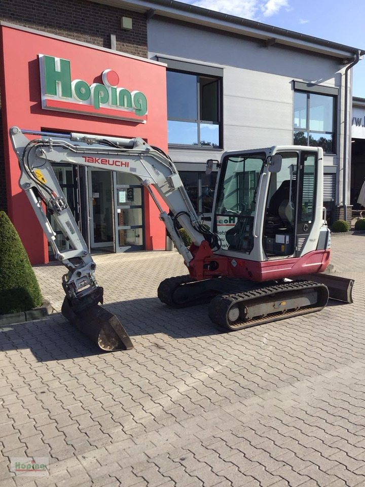 Takeuchi TB 235 - Мини-экскаватор: фото 1 Takeuchi TB 235 - Мини-экскаватор: фото 1