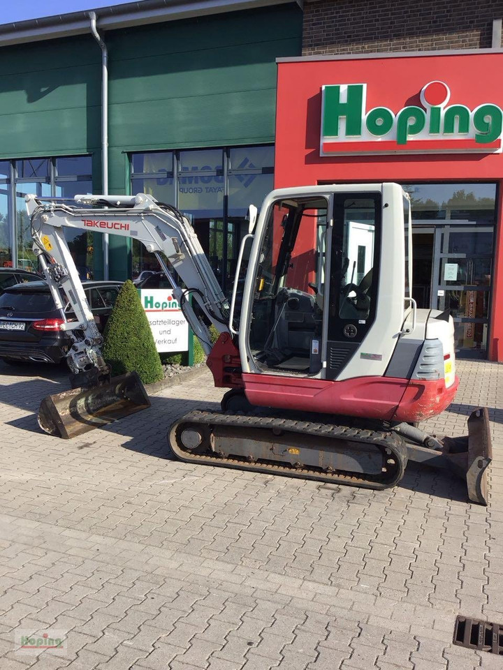 Takeuchi TB 235 - Мини-экскаватор: фото 2 Takeuchi TB 235 - Мини-экскаватор: фото 2