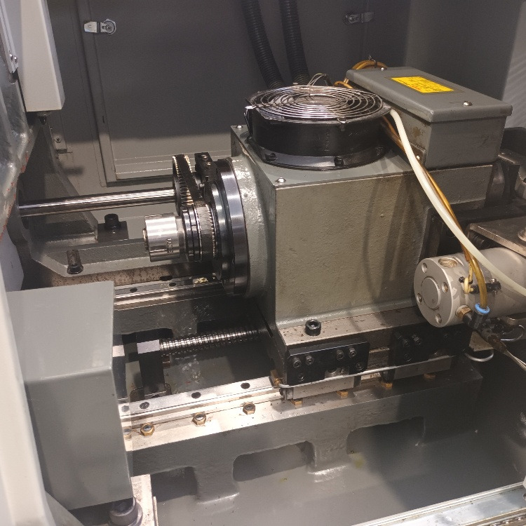 Tornio a fantina mobile a 5 assi Cnc Hanwha XD-20H - Металлообрабатывающий станок: фото 4 Tornio a fantina mobile a 5 assi Cnc Hanwha XD-20H - Металлообрабатывающий станок: фото 4