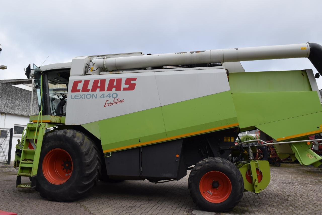 CLAAS Lexion 440 Evolution - Зерноуборочный комбайн: фото 4 CLAAS Lexion 440 Evolution - Зерноуборочный комбайн: фото 4