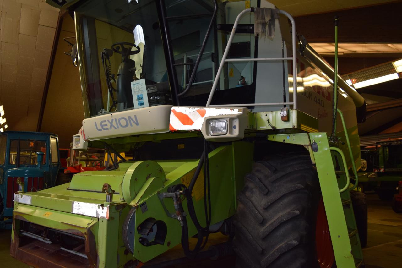 CLAAS Lexion 440 Evolution - Зерноуборочный комбайн: фото 2 CLAAS Lexion 440 Evolution - Зерноуборочный комбайн: фото 2