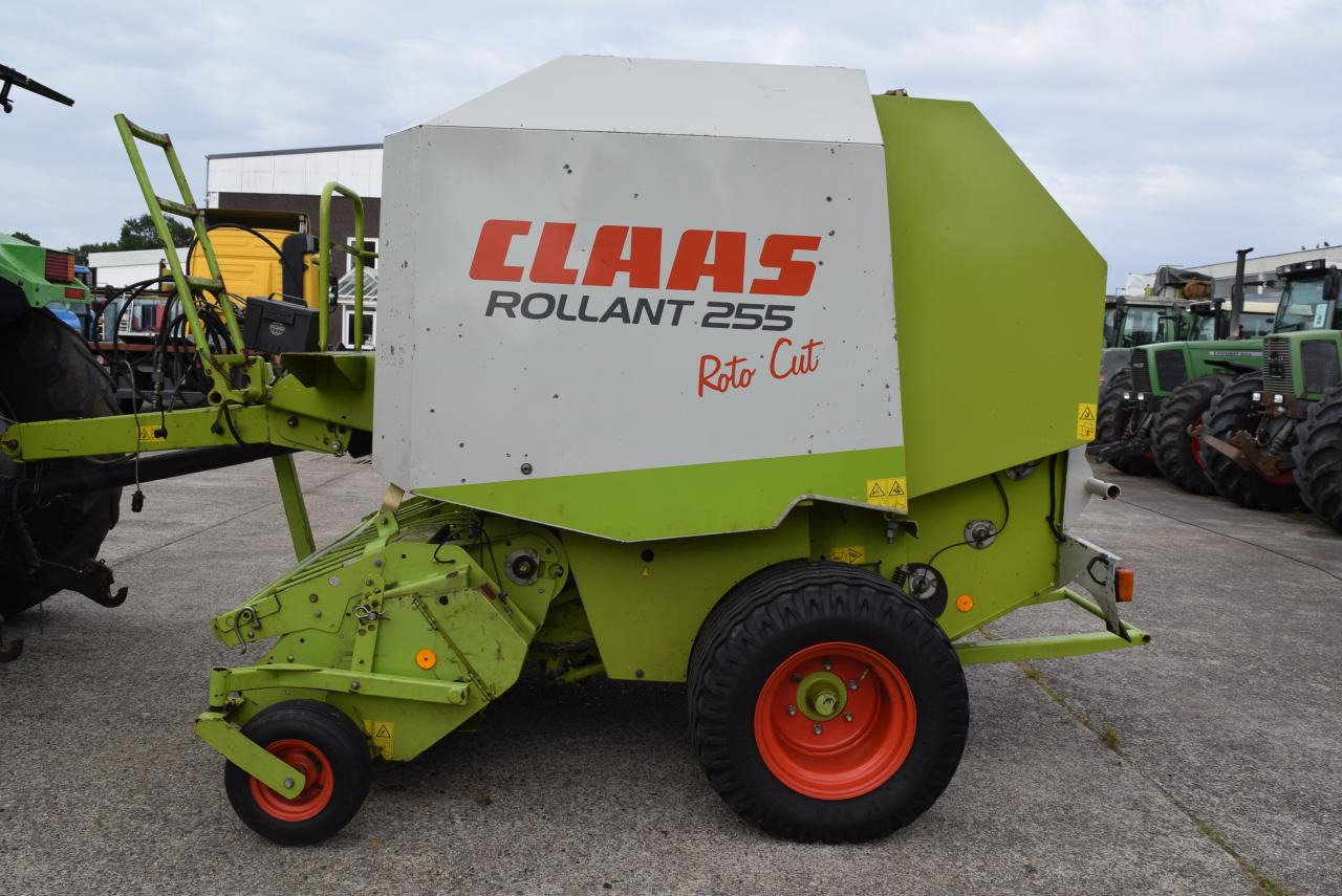 CLAAS Rollant 255 RC - Пресс-подборщик рулонный: фото 1 CLAAS Rollant 255 RC - Пресс-подборщик рулонный: фото 1