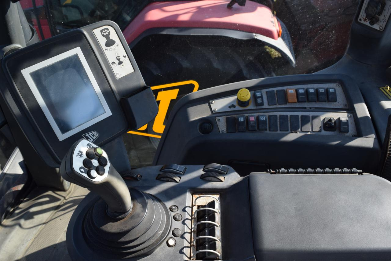 Трактор JCB Fastrac 8250: фото 8