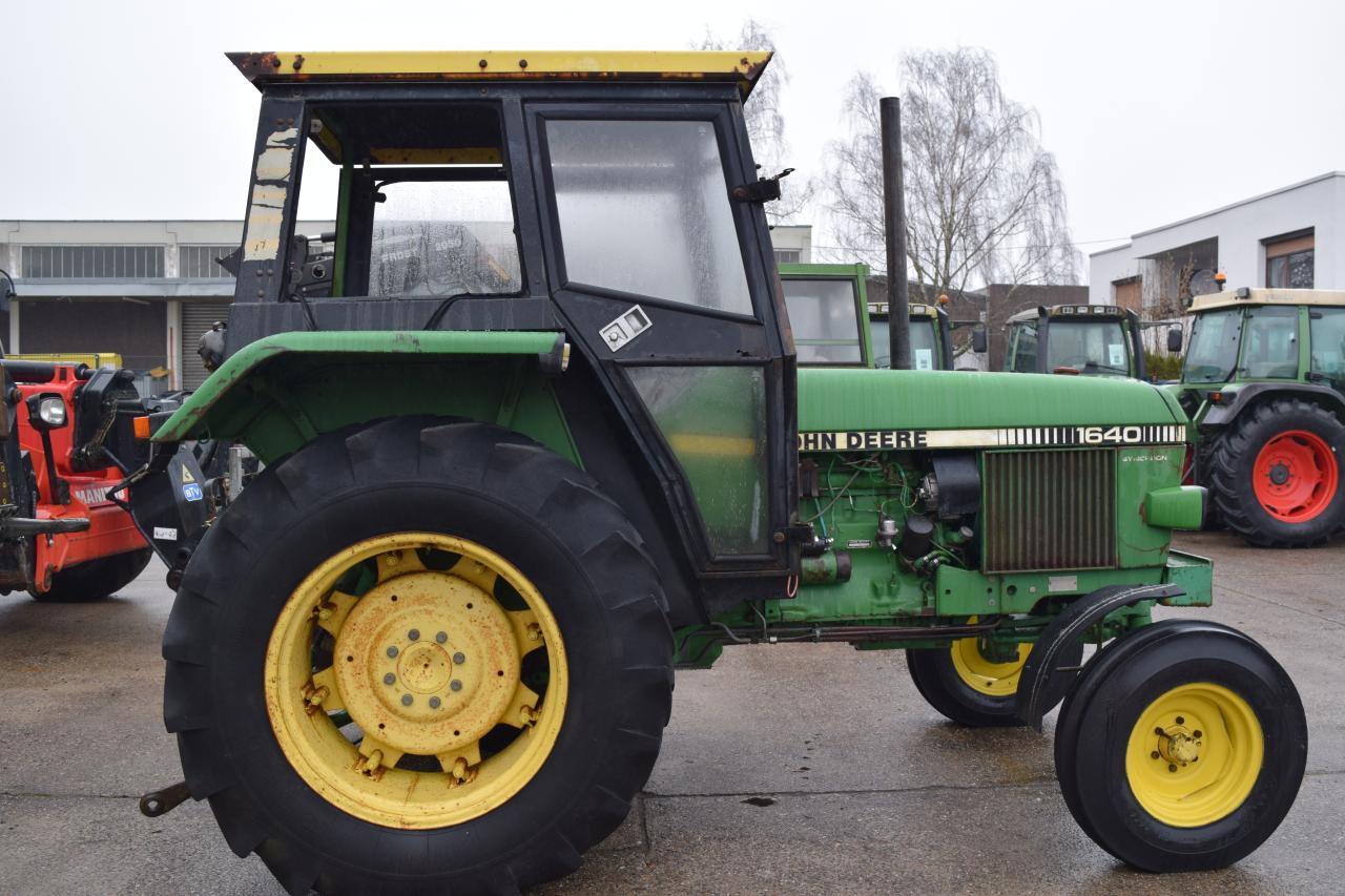 John Deere 1640 - Трактор: фото 4 John Deere 1640 - Трактор: фото 4
