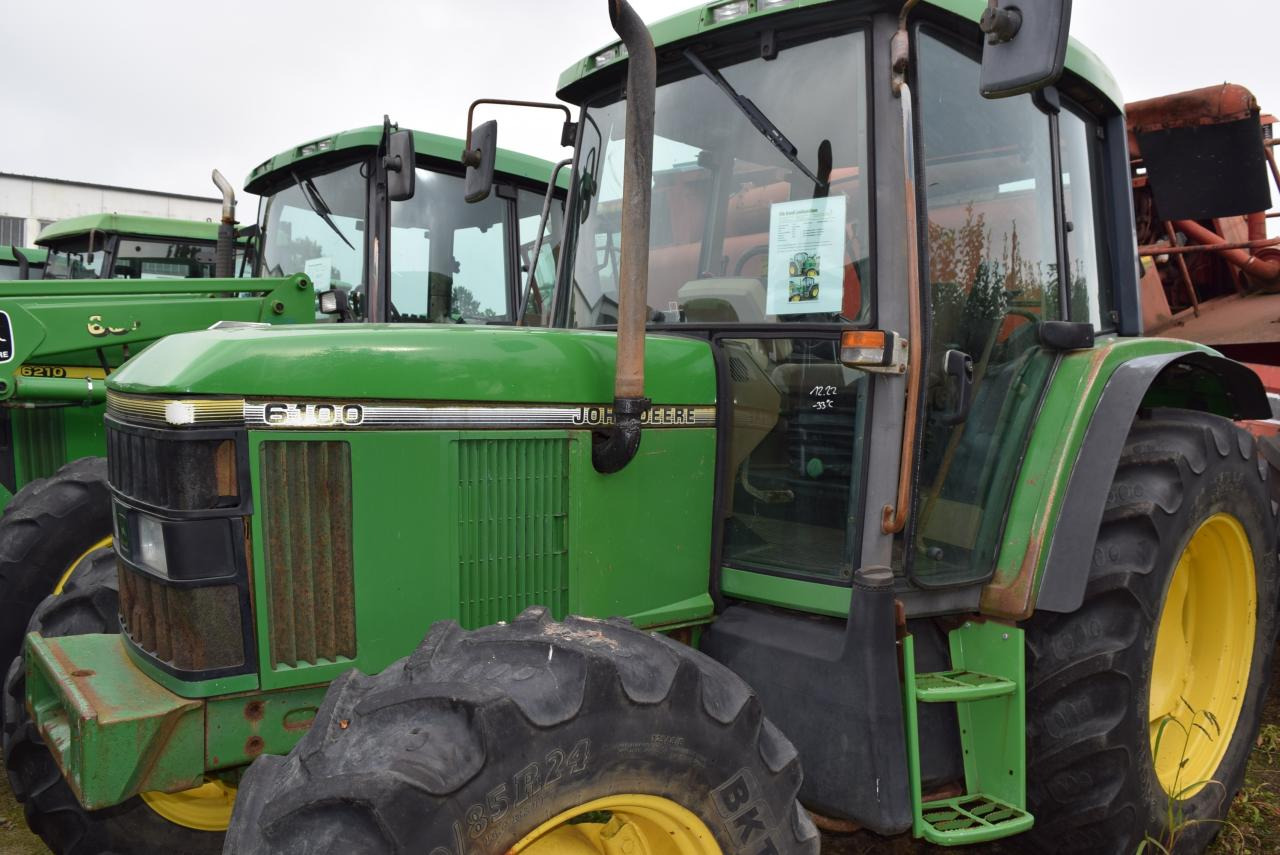 John Deere 6100 - Трактор: фото 1 John Deere 6100 - Трактор: фото 1