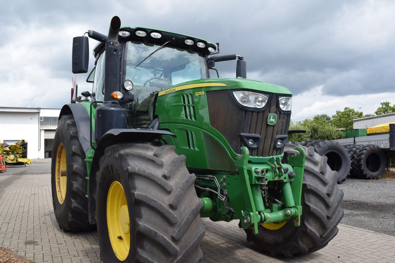 John Deere 6215 R - Трактор: фото 3 John Deere 6215 R - Трактор: фото 3