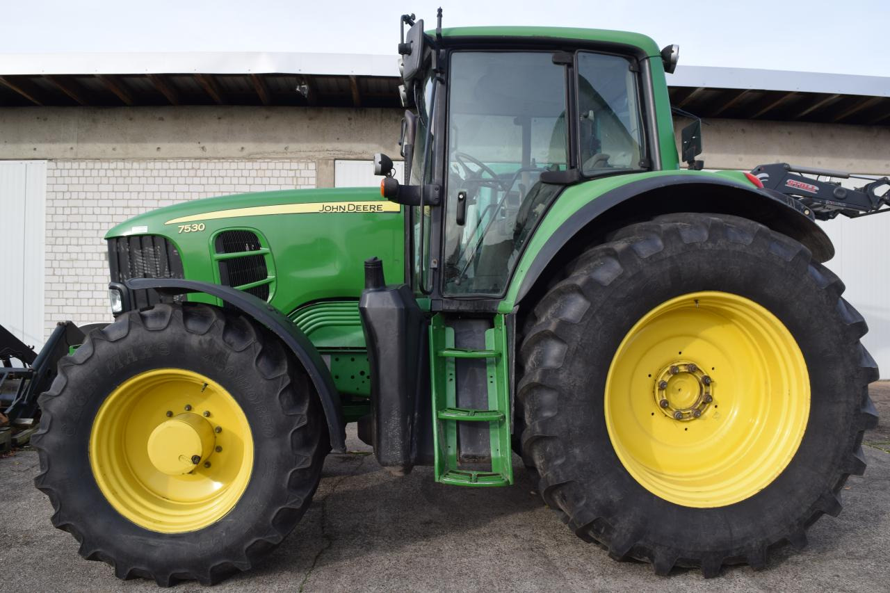John Deere 7530 Premium - Трактор: фото 1 John Deere 7530 Premium - Трактор: фото 1