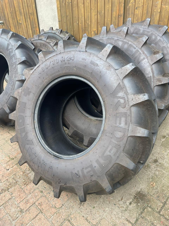 Vredestein 480/70R24 - Шина: фото 1 Vredestein 480/70R24 - Шина: фото 1