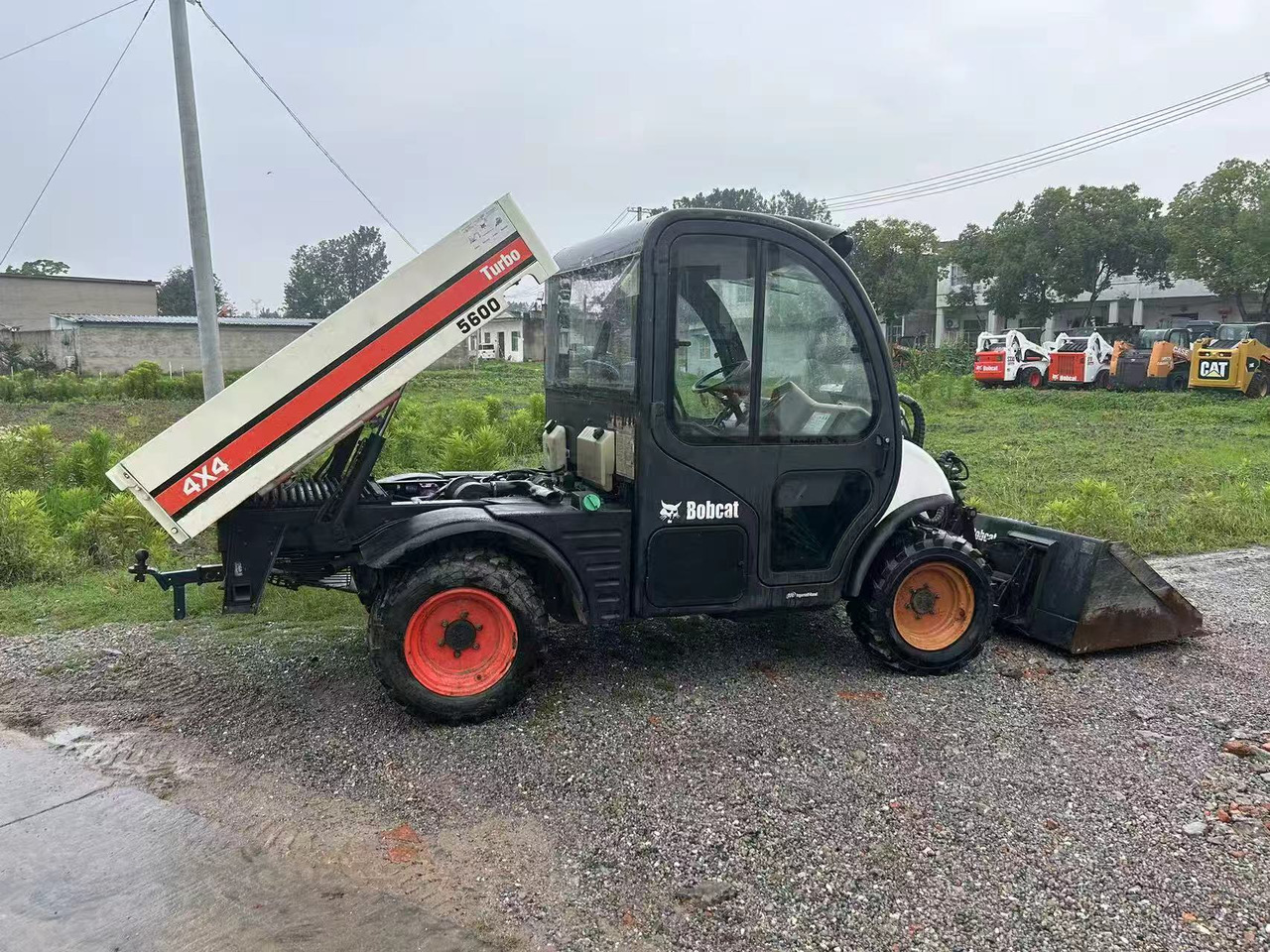 BOBCAT 5600 Toolcat - Мини-погрузчик с бортовым поворотом: фото 2 BOBCAT 5600 Toolcat - Мини-погрузчик с бортовым поворотом: фото 2