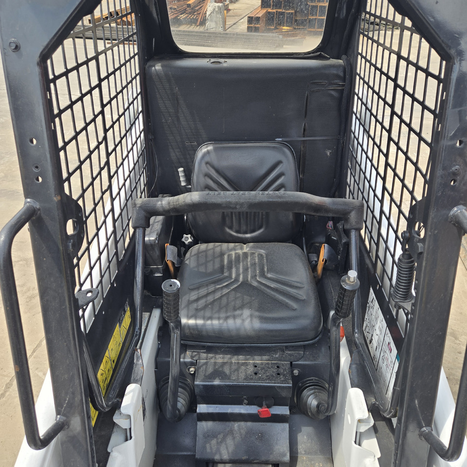 BOBCAT S70 - Мини-погрузчик с бортовым поворотом: фото 5 BOBCAT S70 - Мини-погрузчик с бортовым поворотом: фото 5