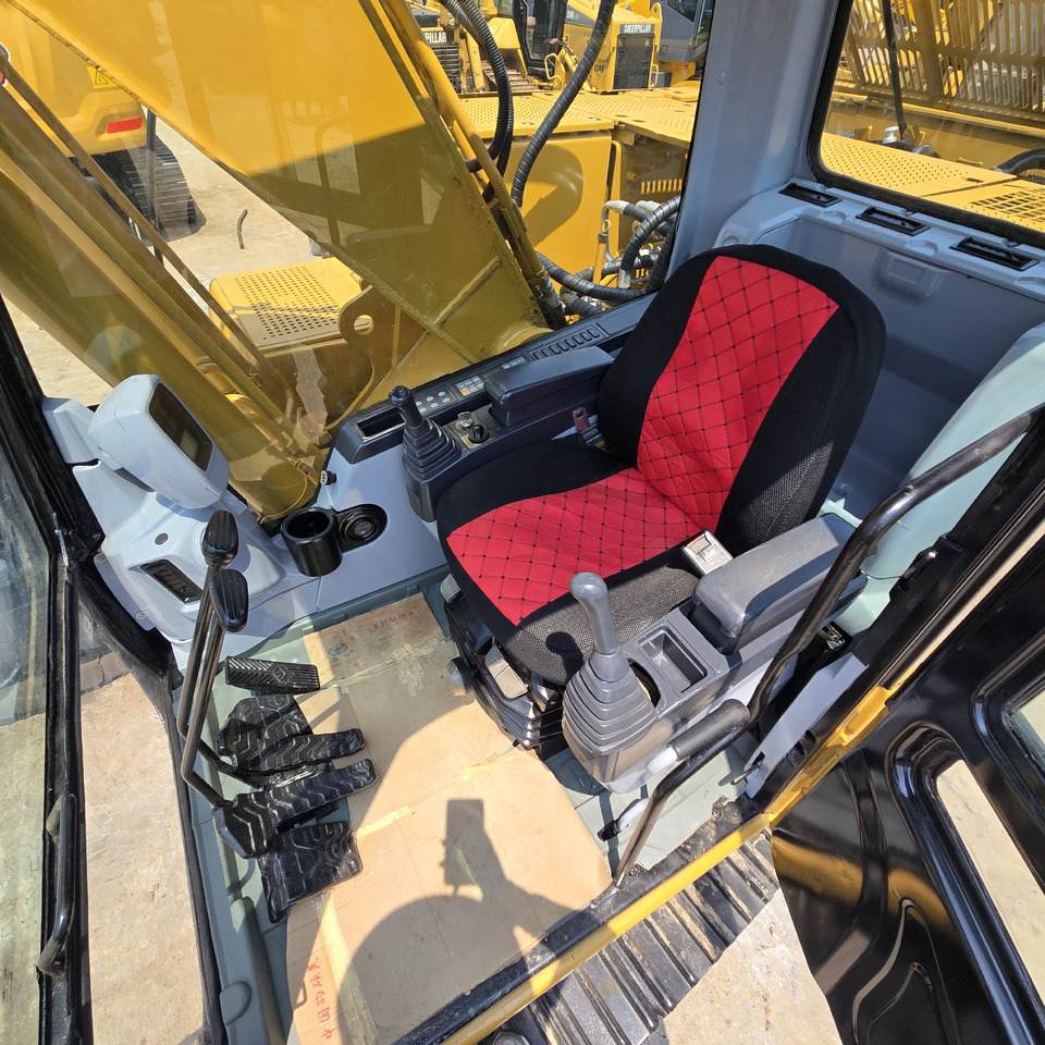 Гусеничный экскаватор CAT 320C: фото 8