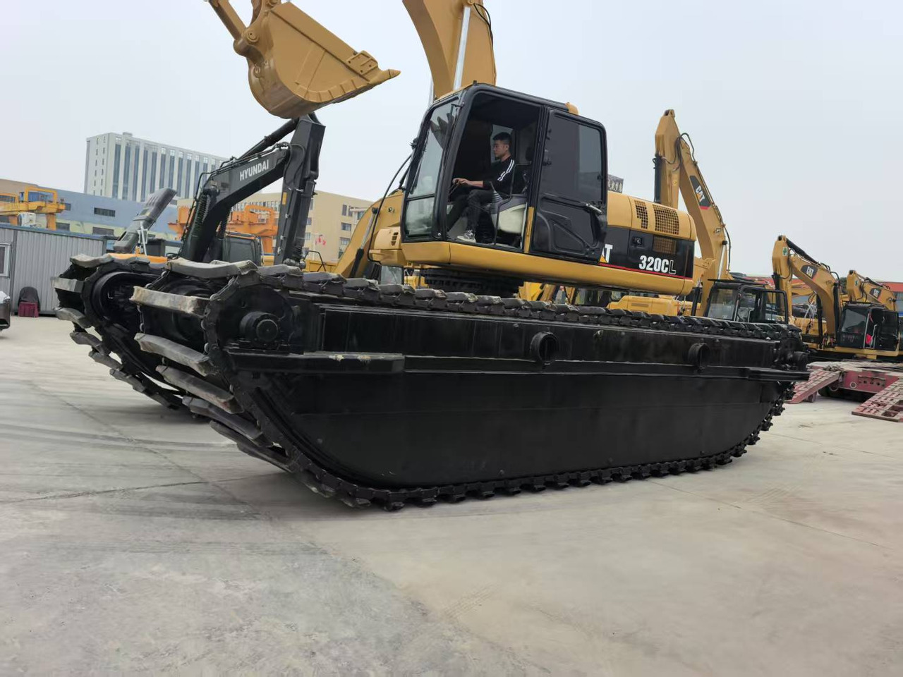CATERPILLAR 320C boat excavator - Водный экскаватор: фото 2 CATERPILLAR 320C boat excavator - Водный экскаватор: фото 2