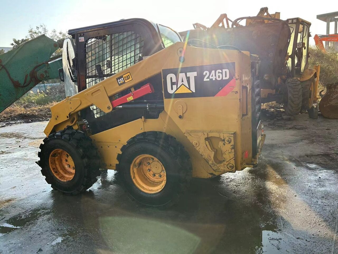Caterpillar 246D - Мини-погрузчик с бортовым поворотом: фото 4 Caterpillar 246D - Мини-погрузчик с бортовым поворотом: фото 4