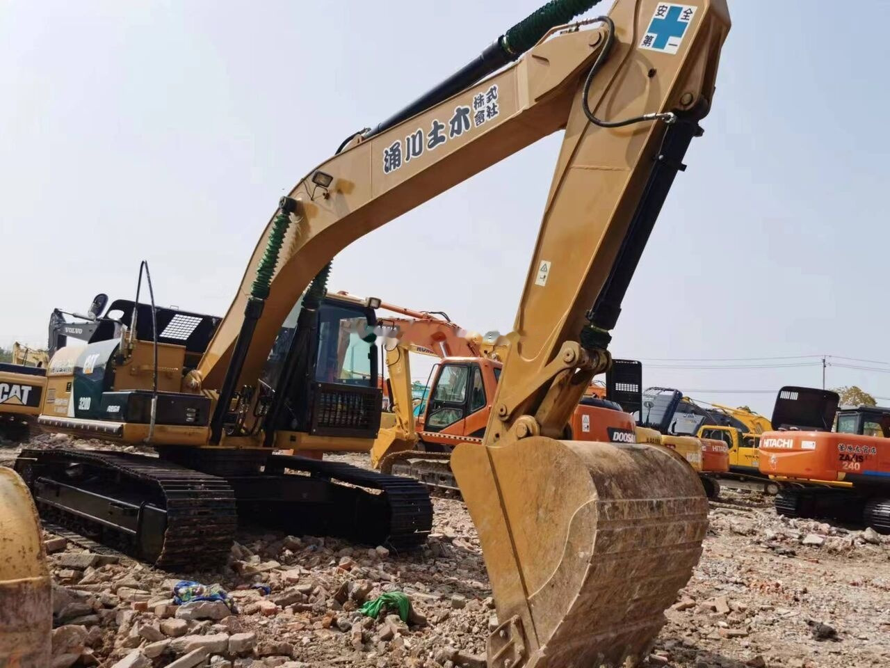 Caterpillar 320D - Гусеничный экскаватор: фото 2 Caterpillar 320D - Гусеничный экскаватор: фото 2