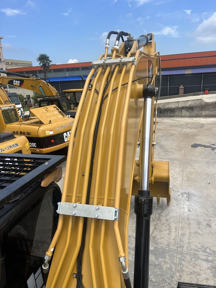 Caterpillar 323D2L - Гусеничный экскаватор: фото 1 Caterpillar 323D2L - Гусеничный экскаватор: фото 1