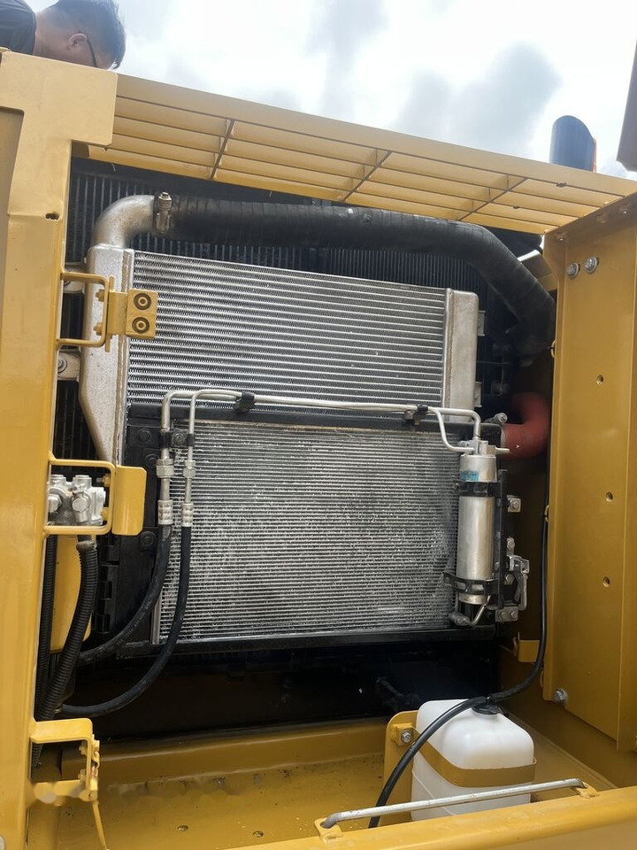 Caterpillar 323D2L - Гусеничный экскаватор: фото 3 Caterpillar 323D2L - Гусеничный экскаватор: фото 3