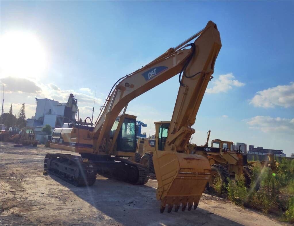 Caterpillar 325 BL - Гусеничный экскаватор: фото 3 Caterpillar 325 BL - Гусеничный экскаватор: фото 3