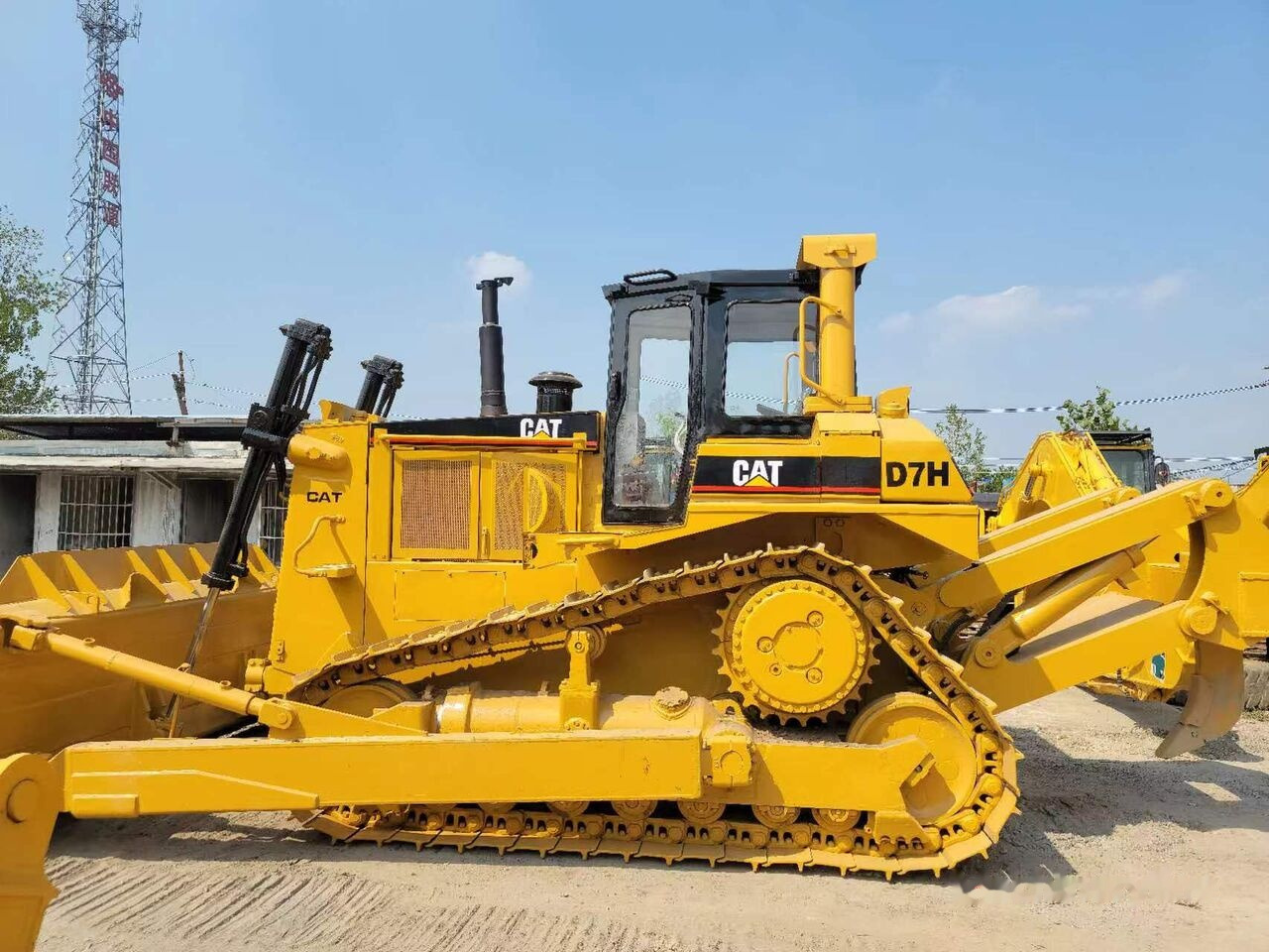 Caterpillar D7H - Бульдозер: фото 1 Caterpillar D7H - Бульдозер: фото 1
