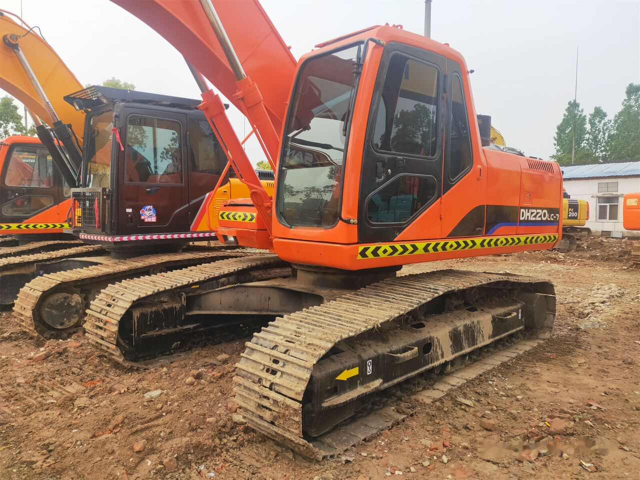 Doosan DH220LC-7 - Гусеничный экскаватор: фото 1 Doosan DH220LC-7 - Гусеничный экскаватор: фото 1