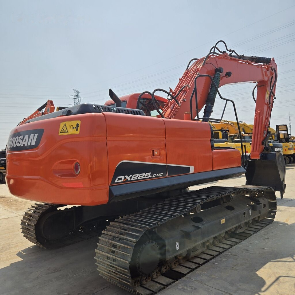 Doosan DX225 - Гусеничный экскаватор: фото 1 Doosan DX225 - Гусеничный экскаватор: фото 1