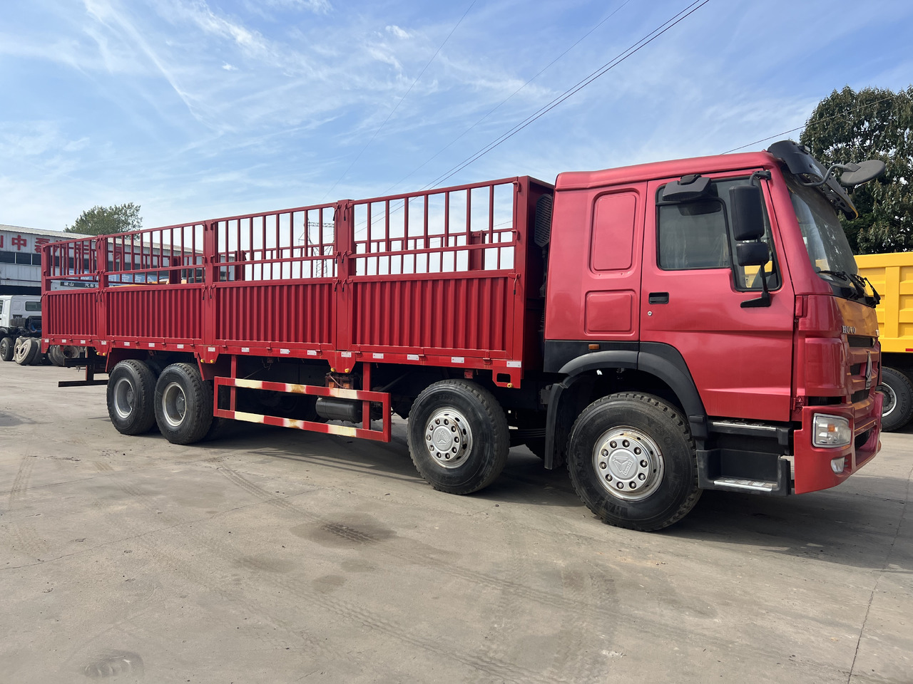 SINOTRUK HOWO 8*4 Fence Truck - Грузовик: фото 4 SINOTRUK HOWO 8*4 Fence Truck - Грузовик: фото 4