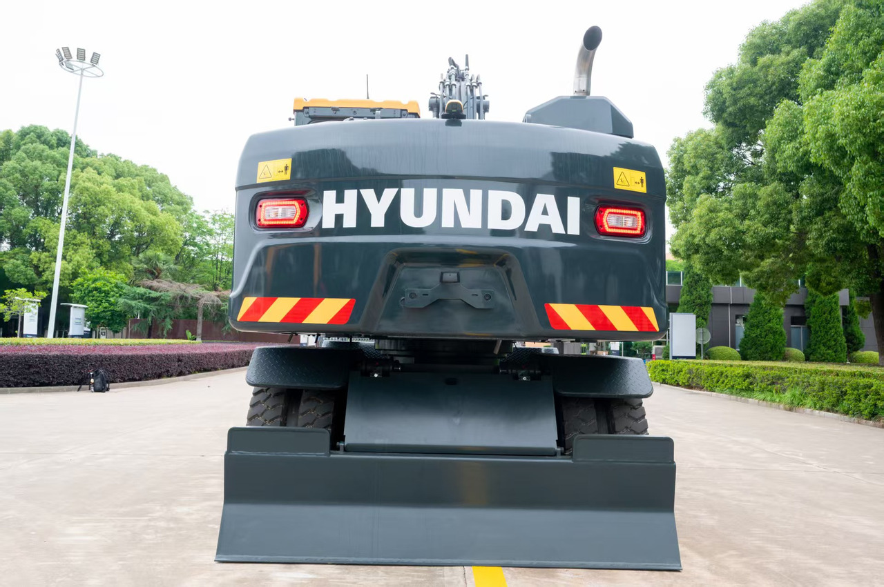 HYUNDAI HW155 - Колёсный экскаватор: фото 2 HYUNDAI HW155 - Колёсный экскаватор: фото 2