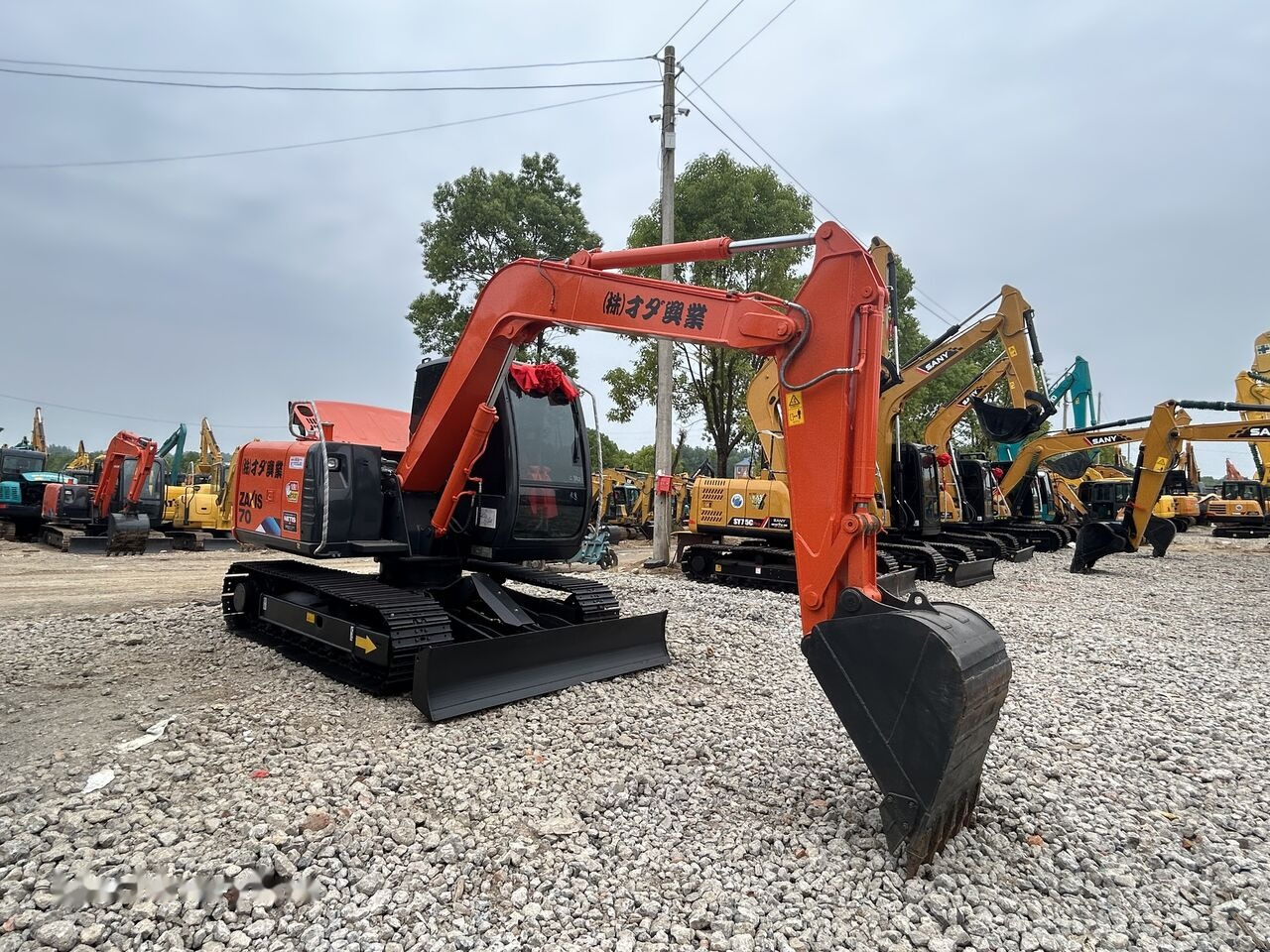 Hitachi ZX70 - Гусеничный экскаватор: фото 5 Hitachi ZX70 - Гусеничный экскаватор: фото 5