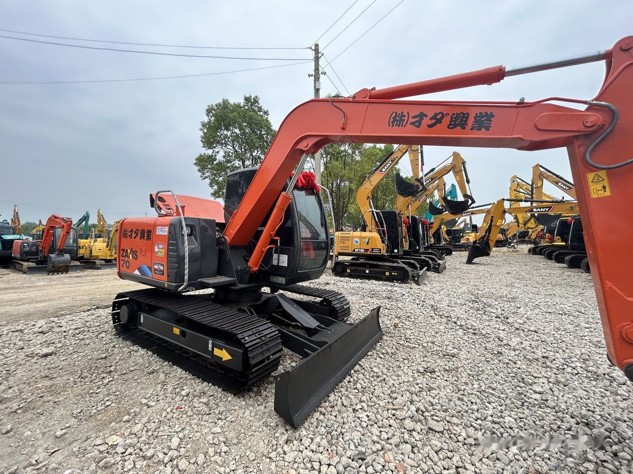 Hitachi ZX70 - Гусеничный экскаватор: фото 3 Hitachi ZX70 - Гусеничный экскаватор: фото 3